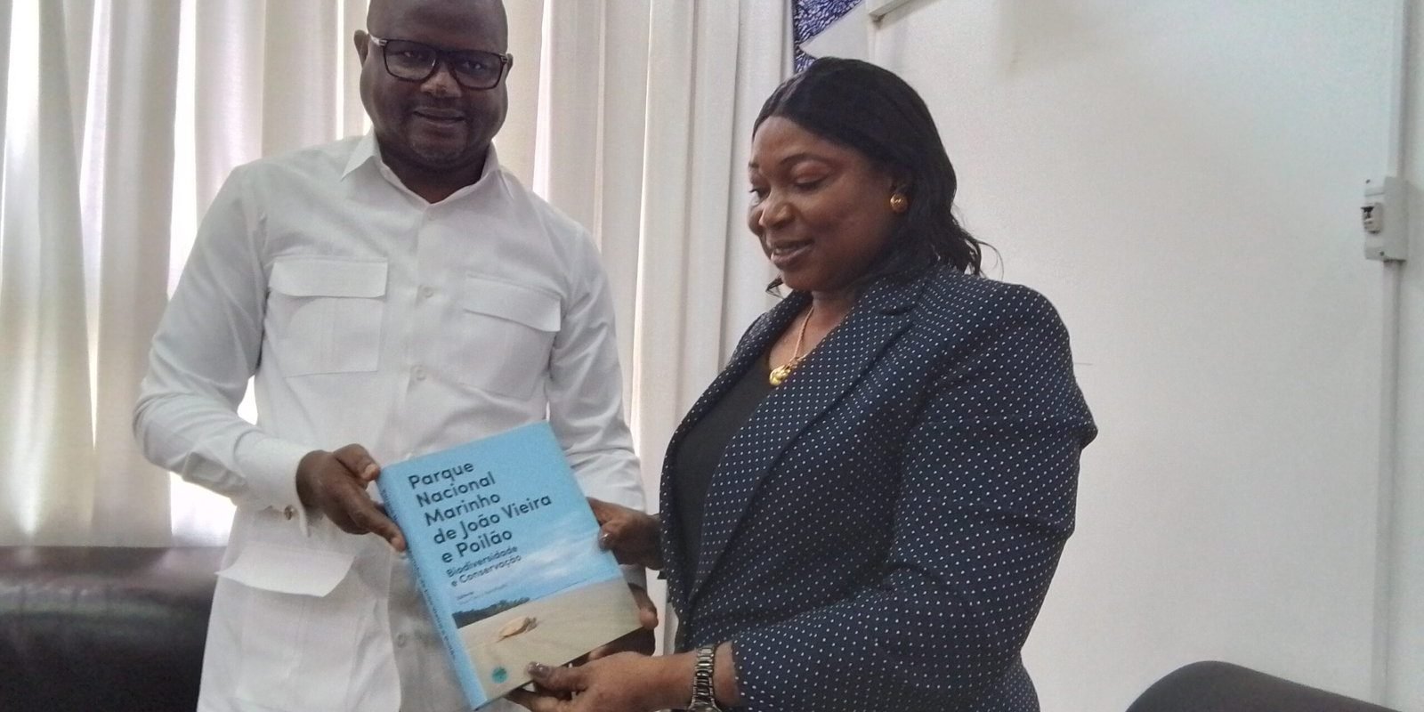 VISITA DE CORTESIA DA EMBAIXADORA DE GÂMBIA NA GUINÉ-BISSAU AO MINISTRO DO AMBIENTE, BIODIVERSIDADE E ACÃO CLIMÁTICA