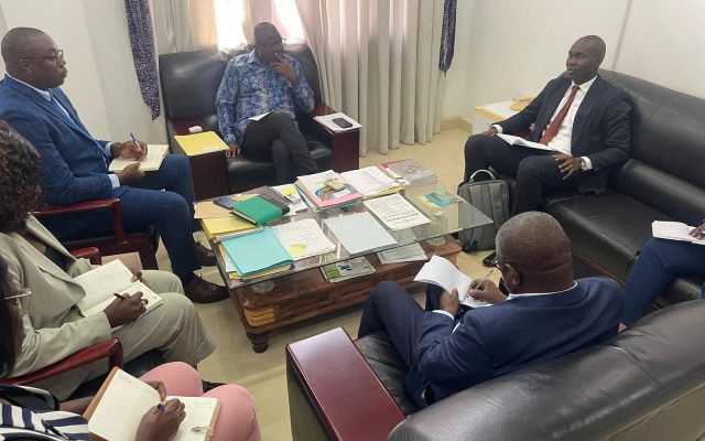 MINISTRO DO AMBIENTE BIODIVERSIDADE E AÇÃO CLIMÁTICA RECEBE VISITA DO CHEFE DA MISSÃO RESIDENTE DO BOAD