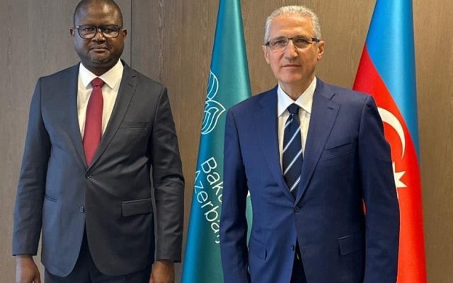 Ministro do Ambiente reúne-se com Presidente da COP29 à margem do Baku Energy Forum