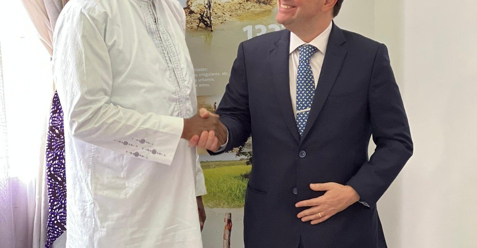 MINISTRO DO AMBIENTE RECEBE EMBAIXADOR DO BRASIL NO ÂMBITO DOS PREPARATIVOS PARA A PARTICIPAÇÃO DA GUINÉ-BISSAU NO COP 30