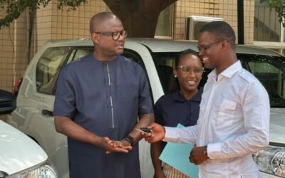 MINISTRO DO AMBIENTE ENTREGA VIATURA AO PROJETO MINI REDE